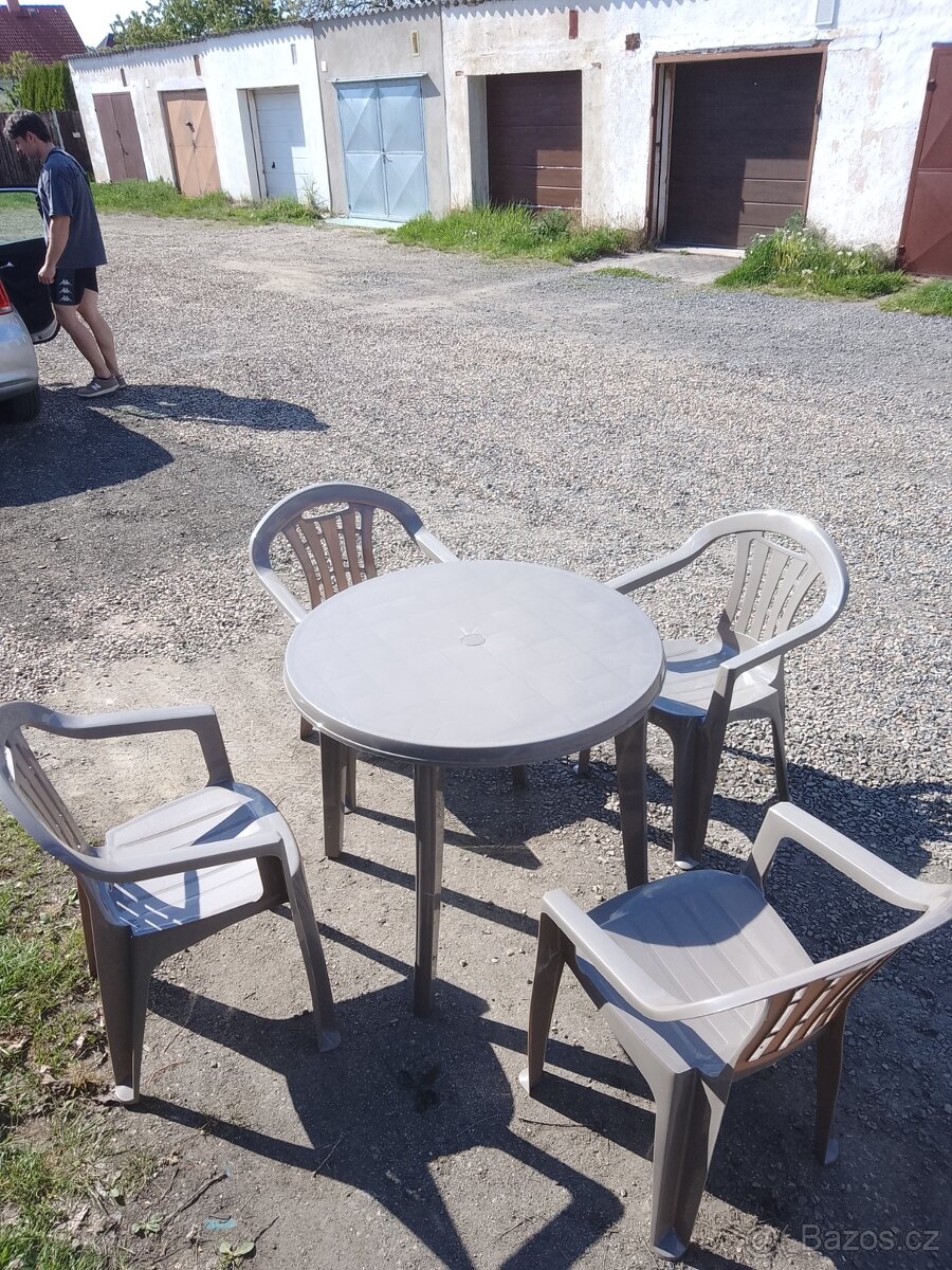 zahradní plastový set