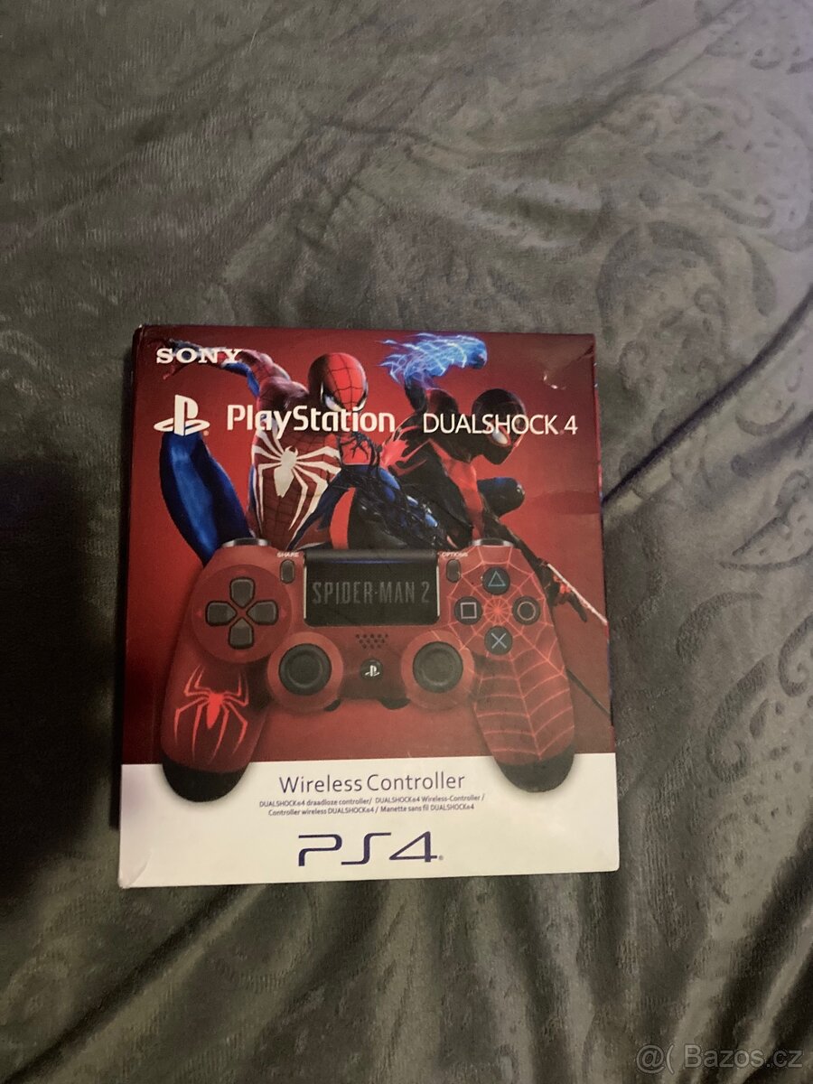 Ovladač na PlayStation 4