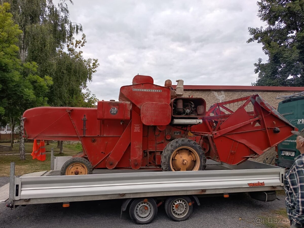 Poptávám náhradní díly na kombajn Massey Ferguson MF 30 rok