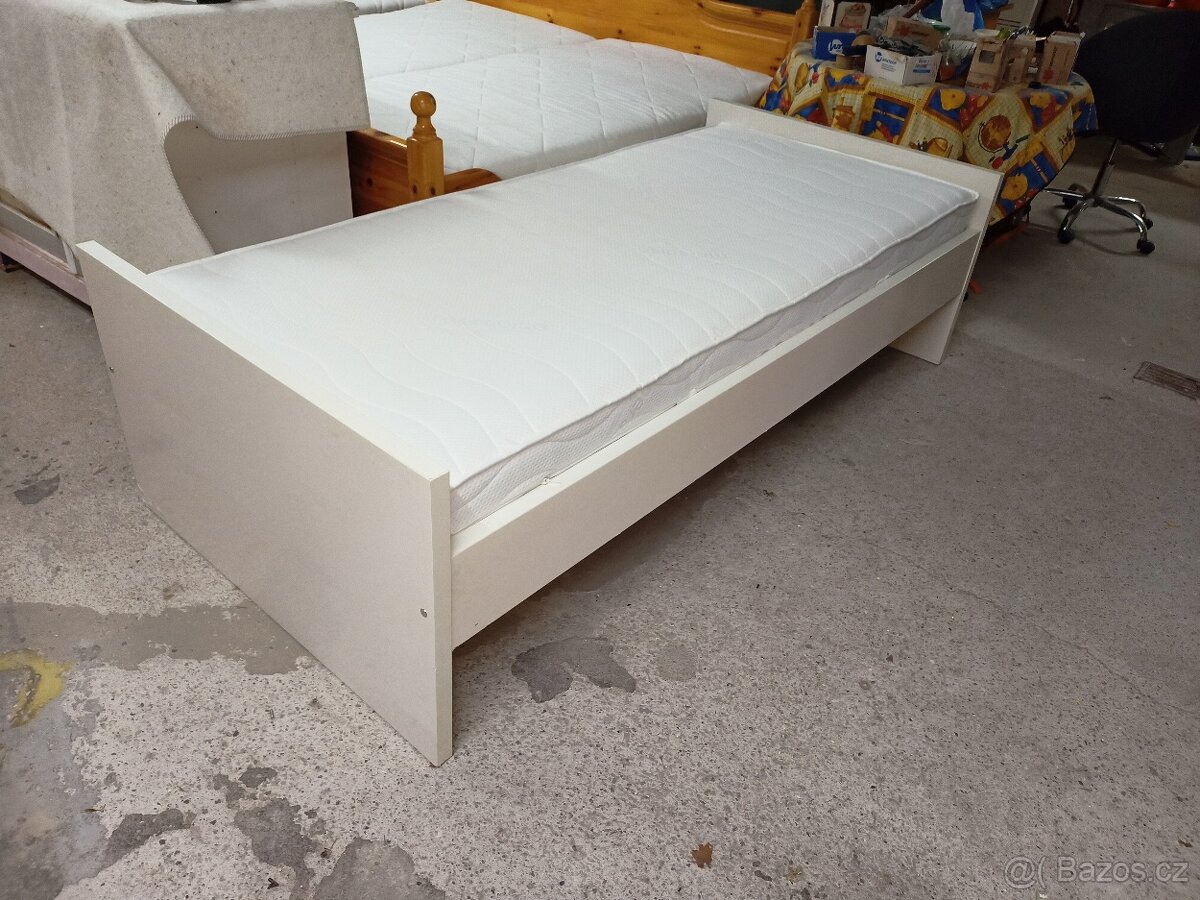 Prodám hezkou postel IKEA 90 x 200 cm