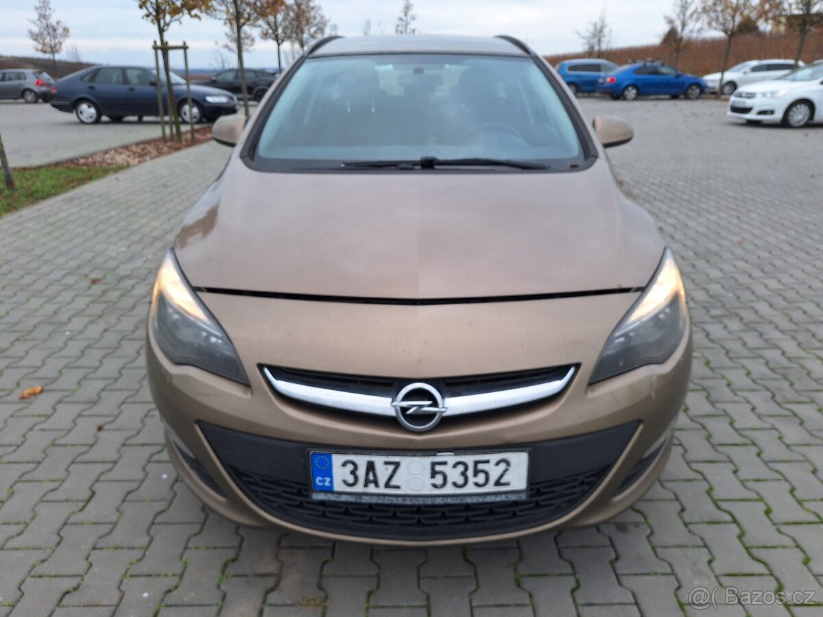 OPEL ASTRA SPORT TOURER 2,0 - 121  KW