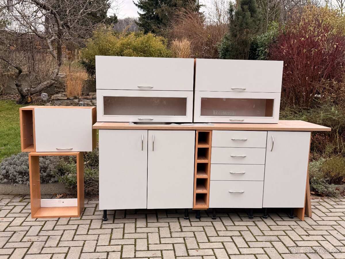 Prodám zánovní KUCHYŇSKOU LINKU