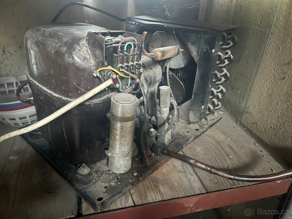 Retro chladicí agregát Calex – ČSSR