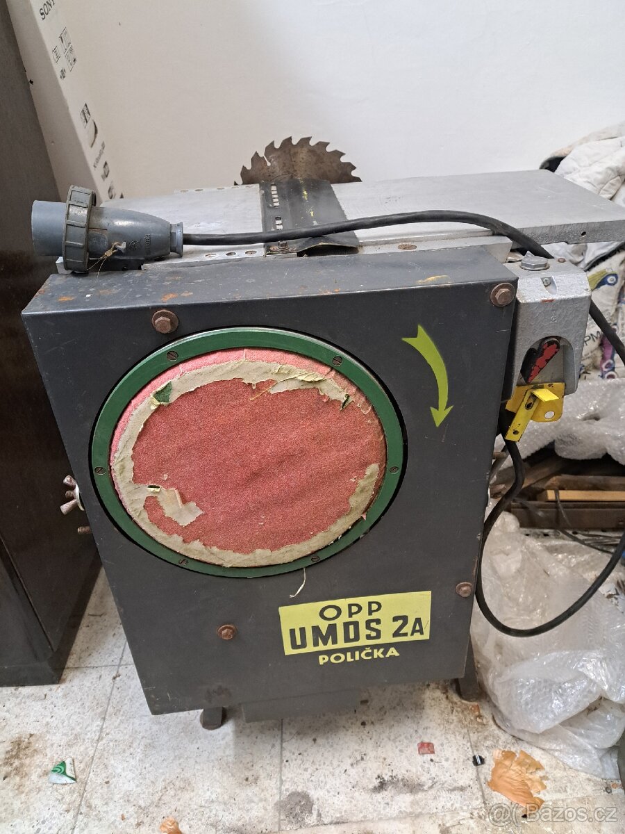 Dřevoobraběci stroj UMDS 2A