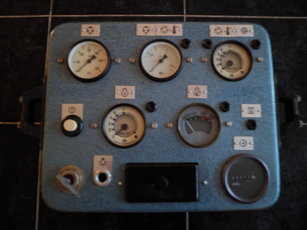 Přístrojová deska - kompresor ČKD