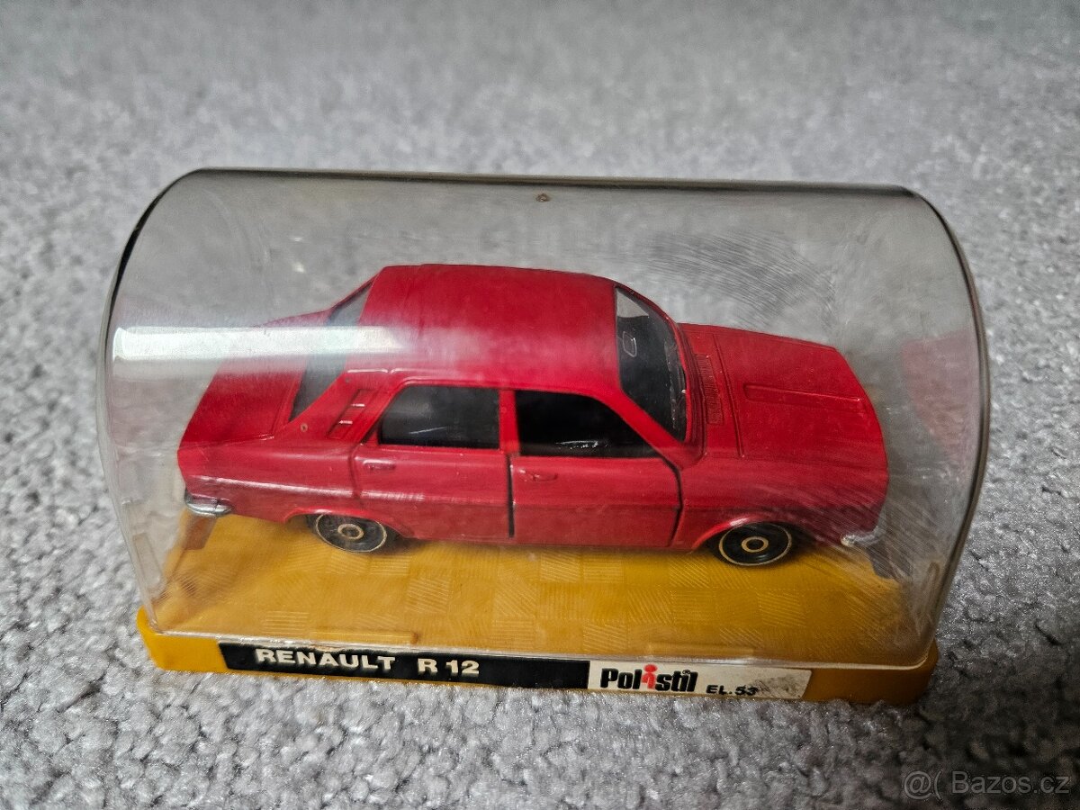 Renault R12 model