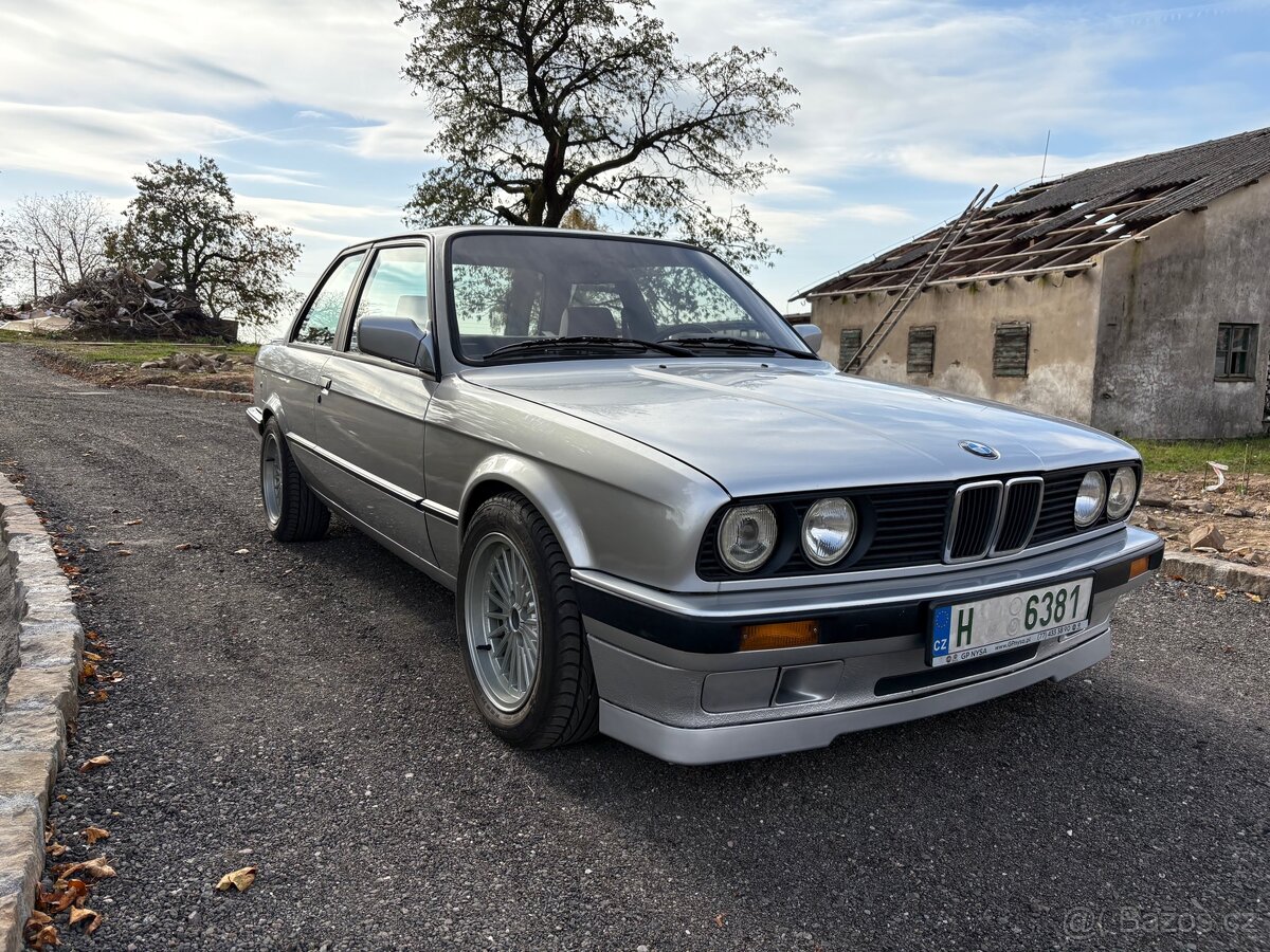 Prodám origo Bmw E30 318is coupe 100kw po velkém servisu