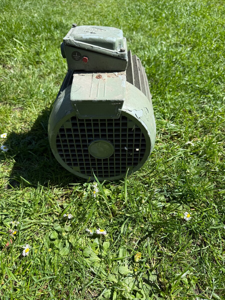 3 fázový elektromotor.