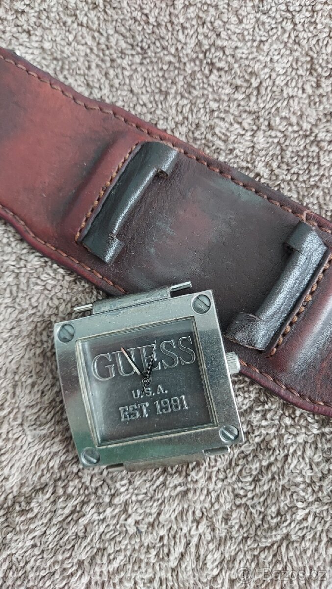 GUESS EST1981