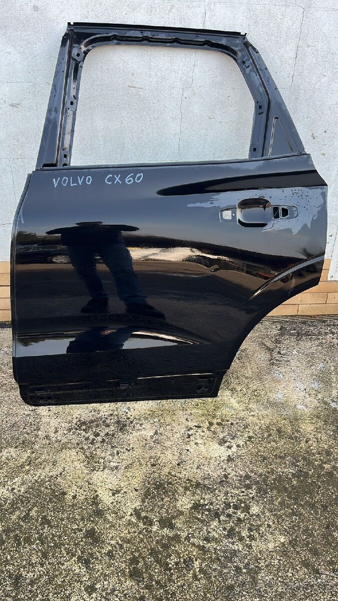 Volvo XC60 levé zadní dveře