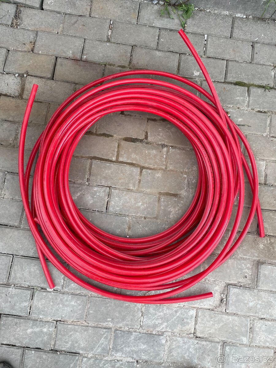 Trubka na podlahove topeni