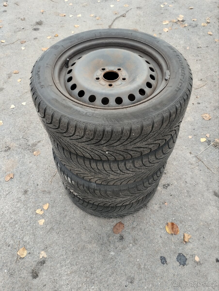 Zimní kola Ford 5x108 205/55R16 cena za komplet