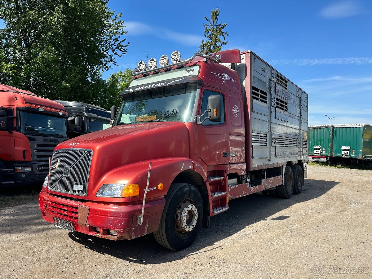 Volvo NH12 460,6X4,Nástavba na přepravu zvířat