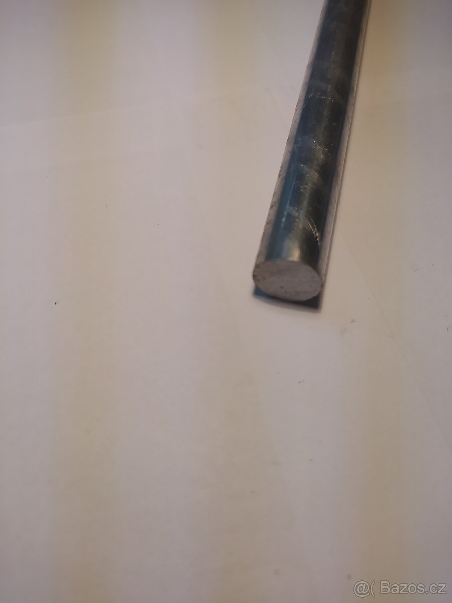 Hliník tyč pr. 16x195mm