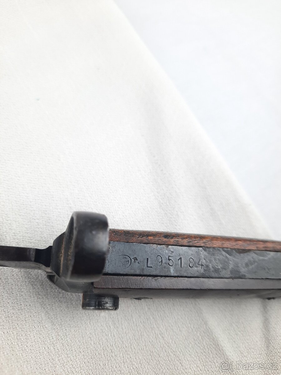 Beretta carcano skládací italský bodák