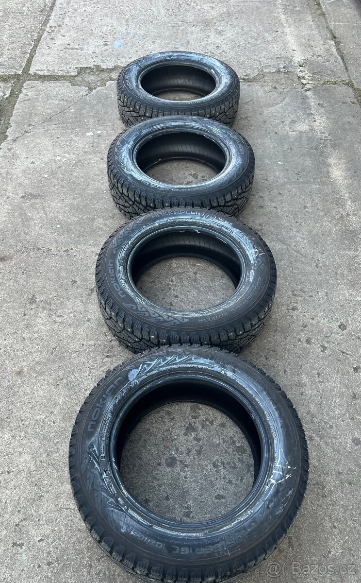 Nokian Hakkapeliitta C3 zimní pneumatika s hroty 205/65/16C