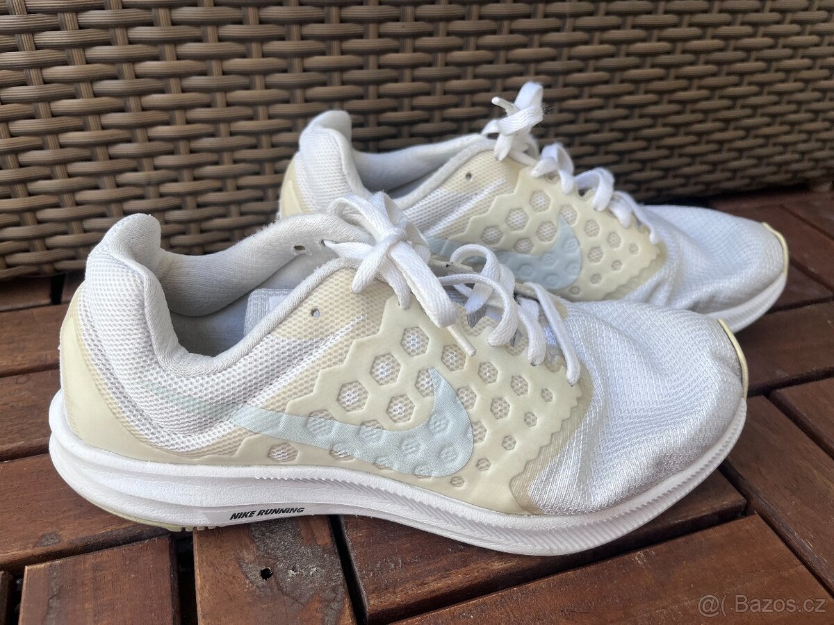 Běžecké tenisky Downshifter 7, zn.Nike, vel. 37,5