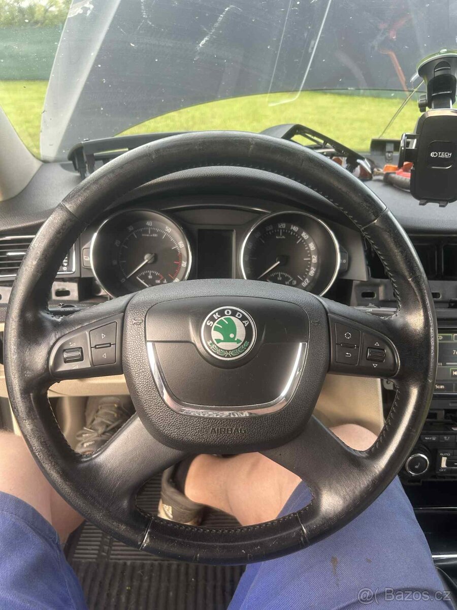 superb volant