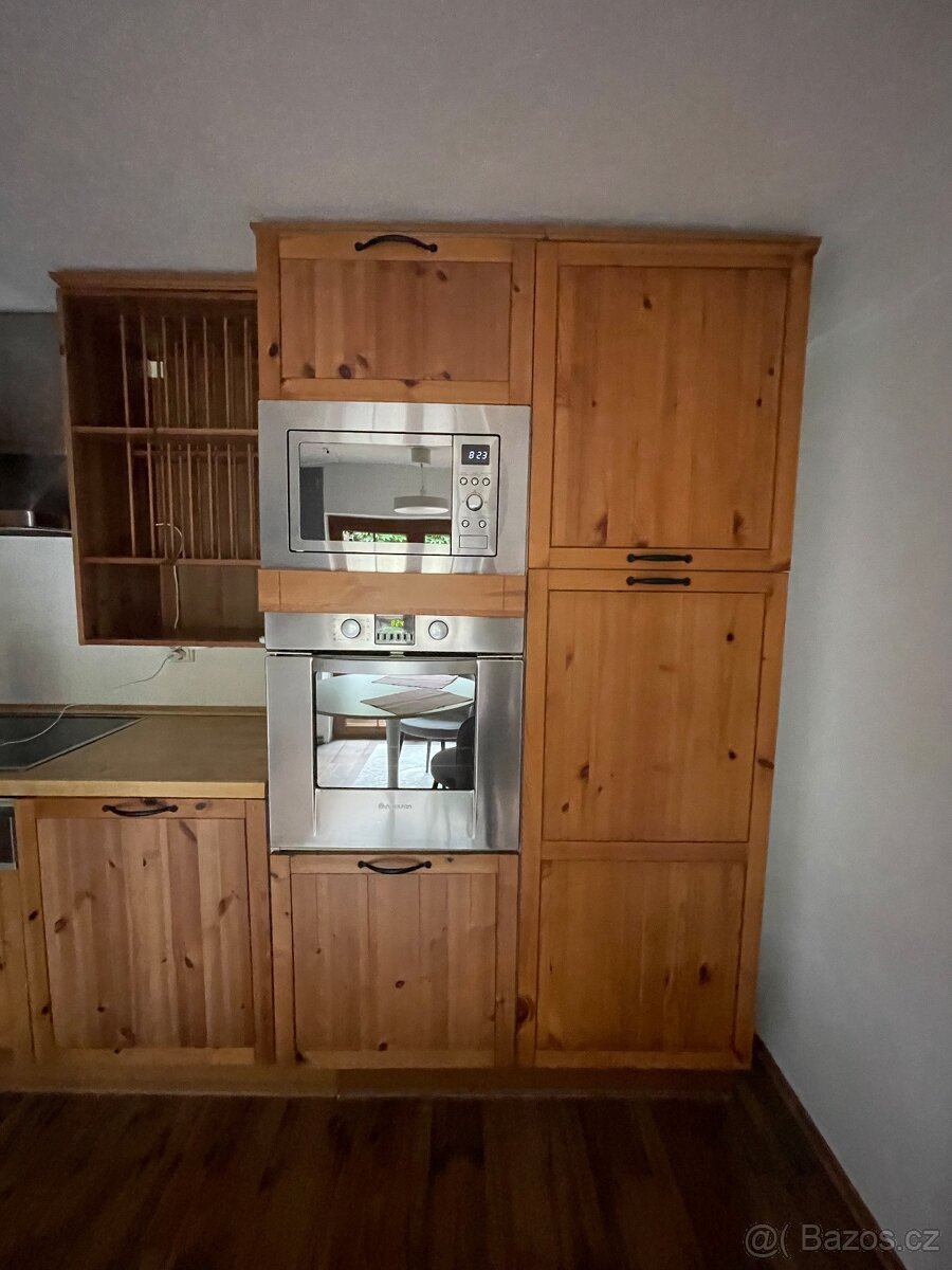 Potravinová skříň + Skříň na troubu a mikrovlnou troubu