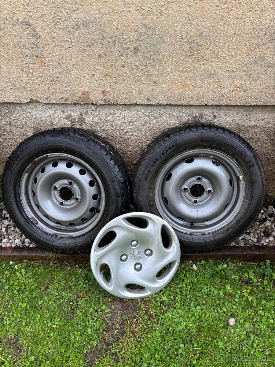 Kola 185/65 R14 + 2 sady puklic Peugeot