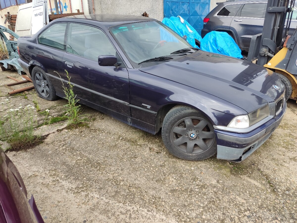 BMW e36 316i coupe / Madeiraviolett metallic