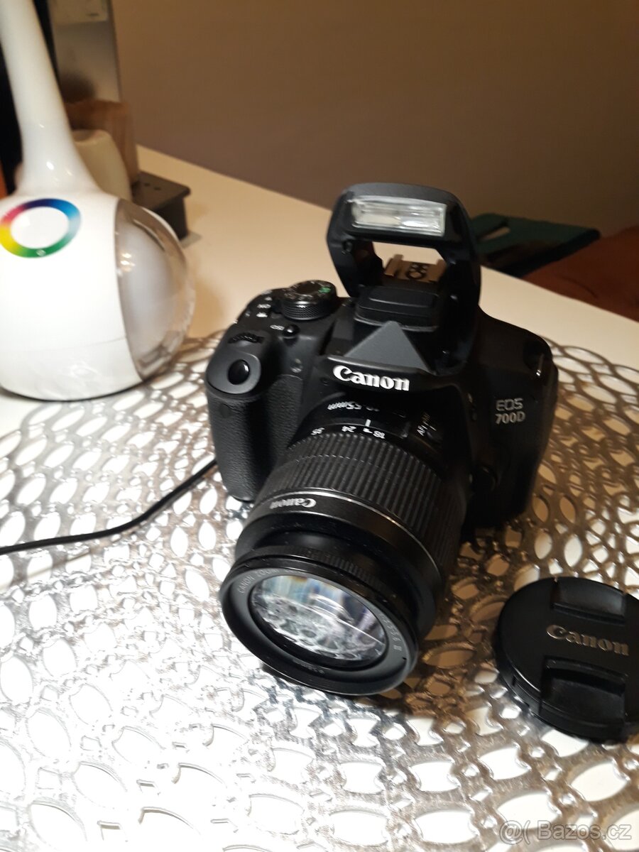 Canon EOS 700