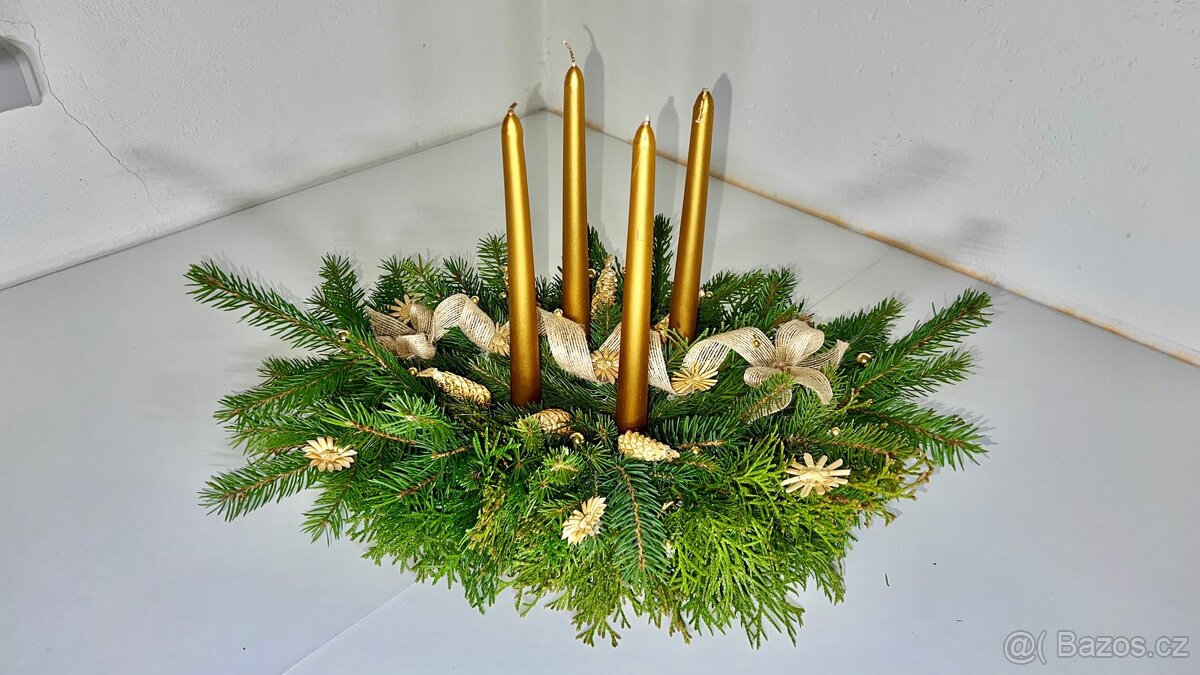 Adventní vánoční svícen -zlatý