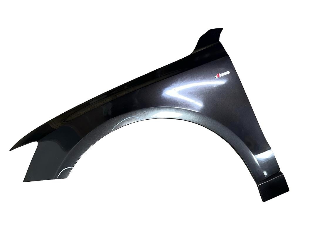 Levý blatník šedá metalíza LZ7L Audi Q5 8R S-Line r.v. 2010