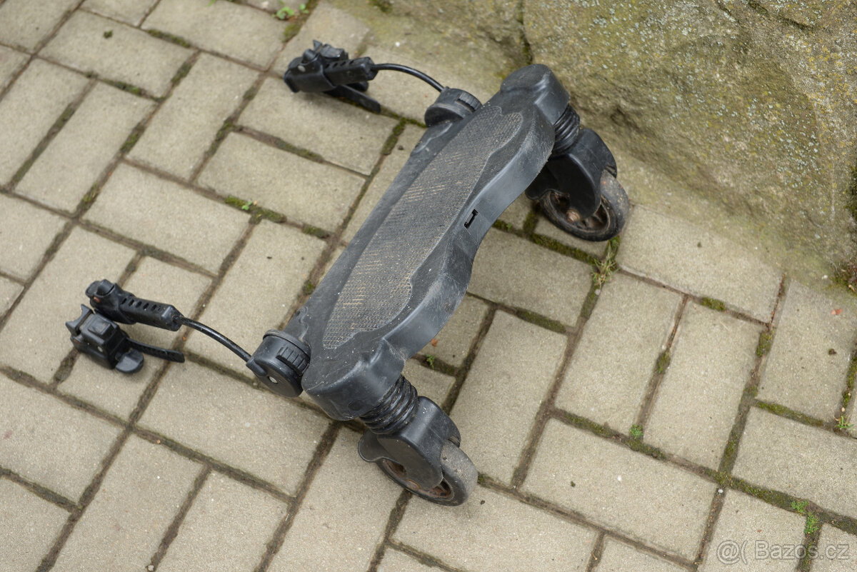 Stupátko ke kočárku