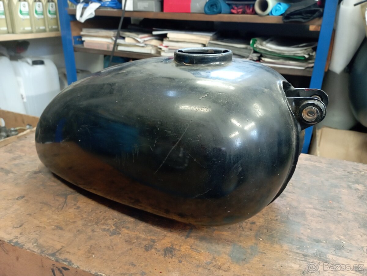 Nádrž ČZ 250 Sport