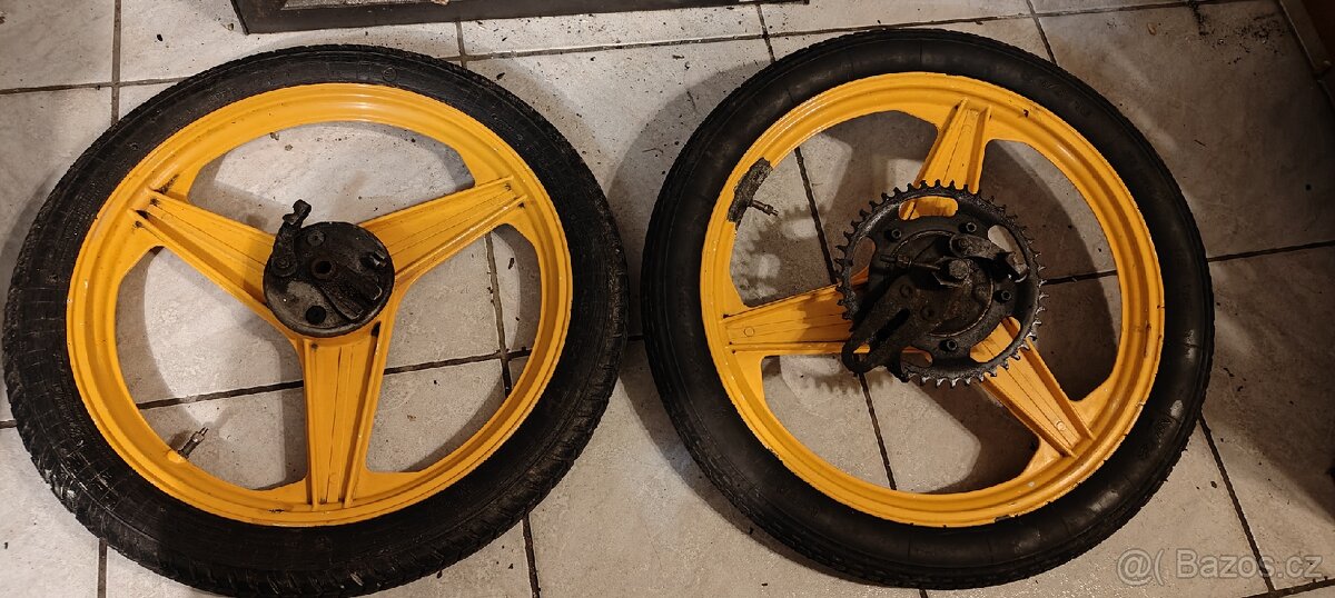 Manet Korado kola s bubny