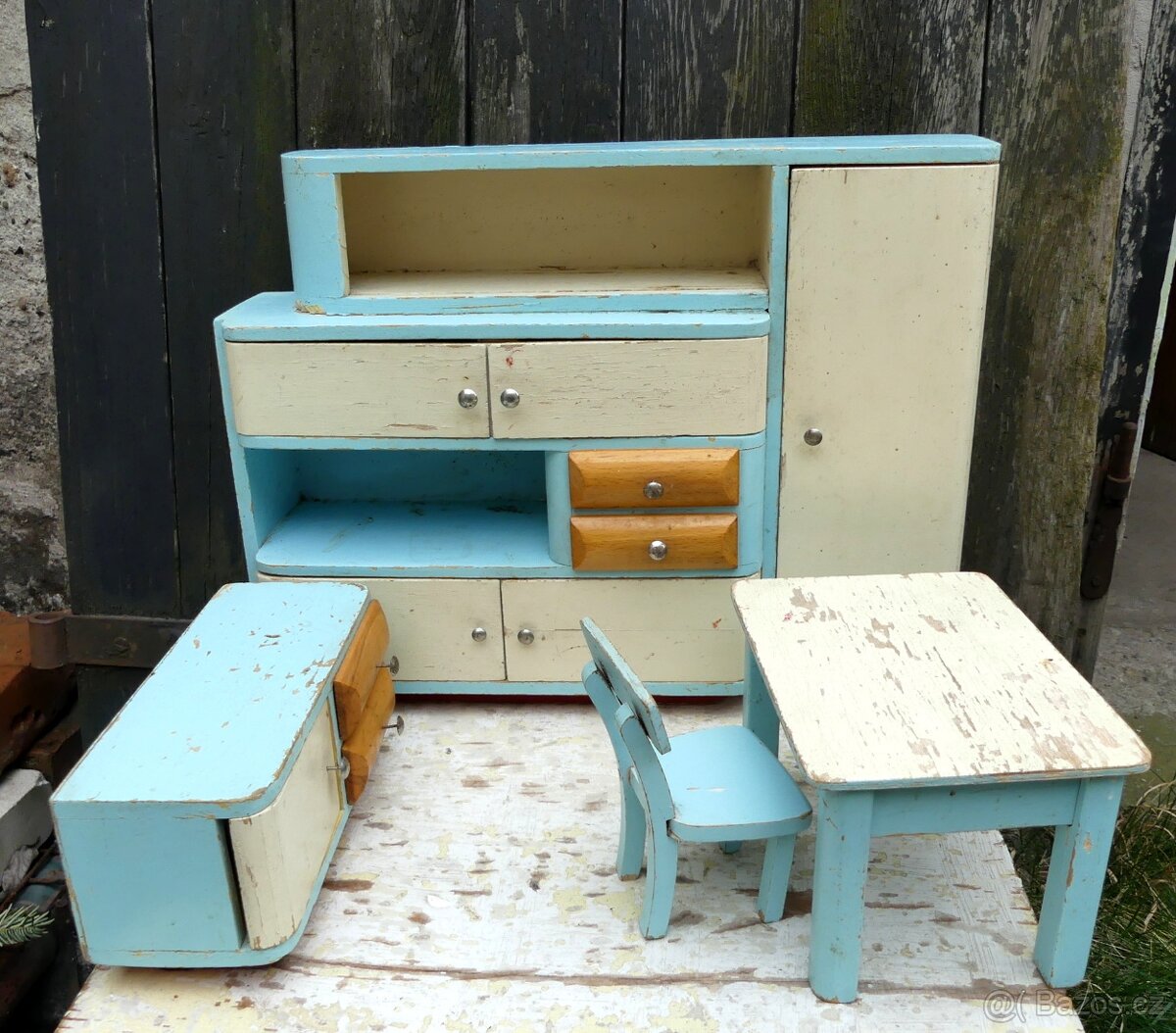 Dřevěný nábytek pro panenky, kuchyňka, kredenc