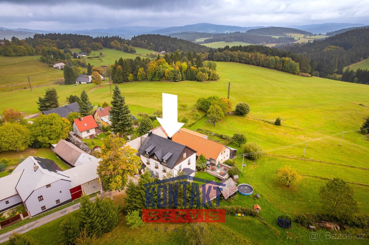 Prodej prosperujícího penzionu s restaurací a prostorné chat