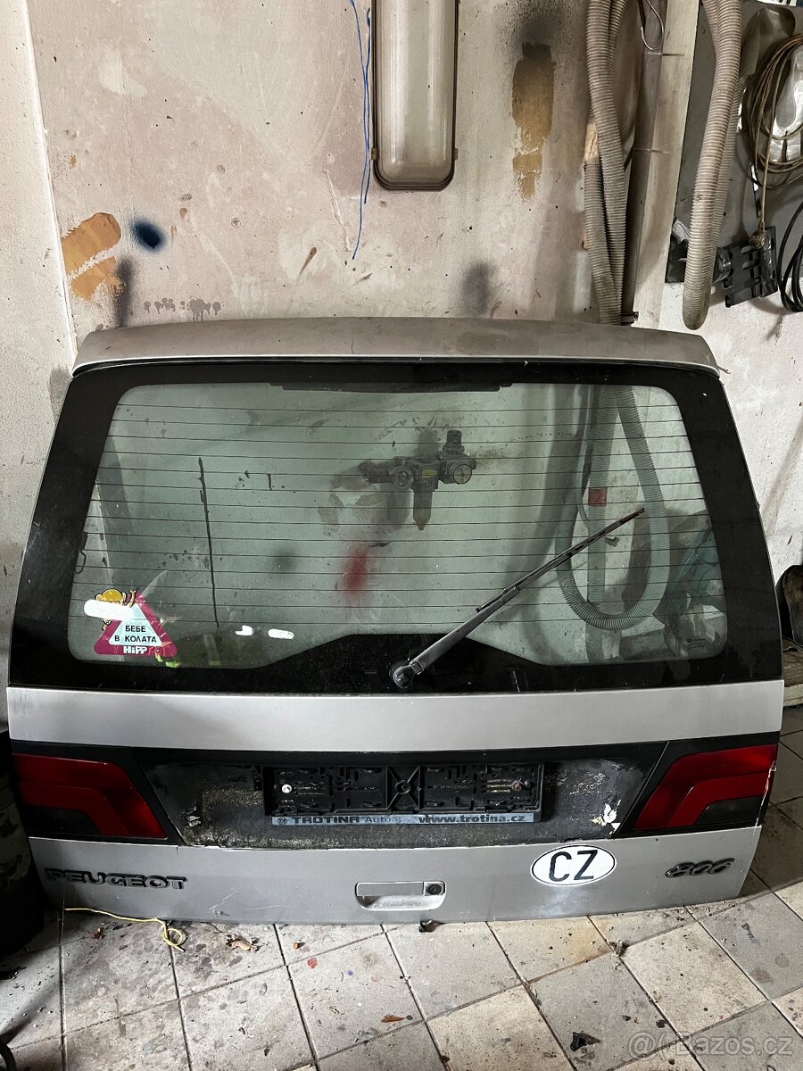 Zadní dveře Peugeot 806