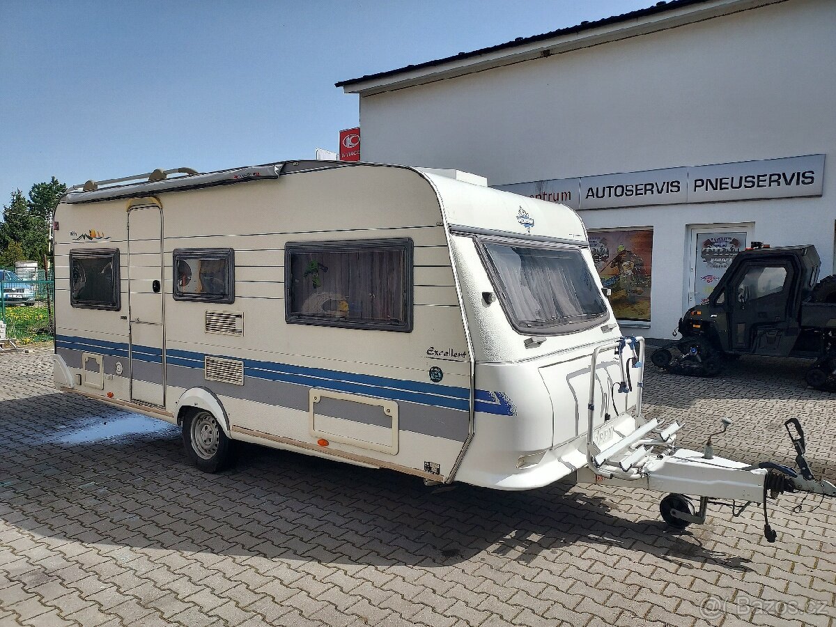 Karavan Hobby Excellent 495 výbava nadstandartní