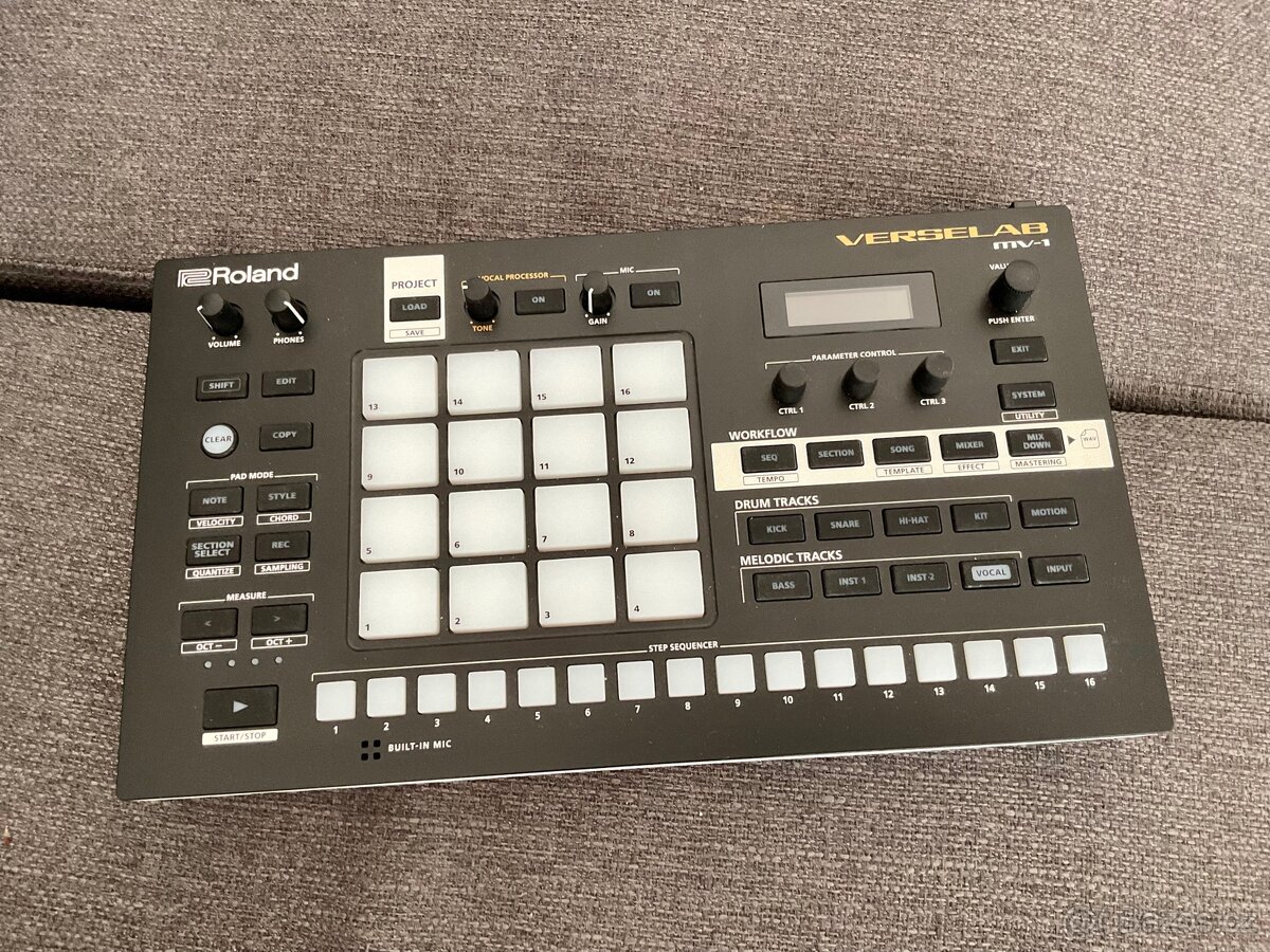 Roland Verselab MV-1