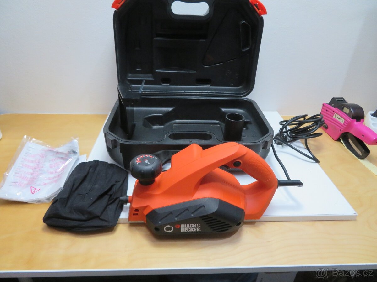 Zánovní elektrický hoblík BLACK and DECKER KW712