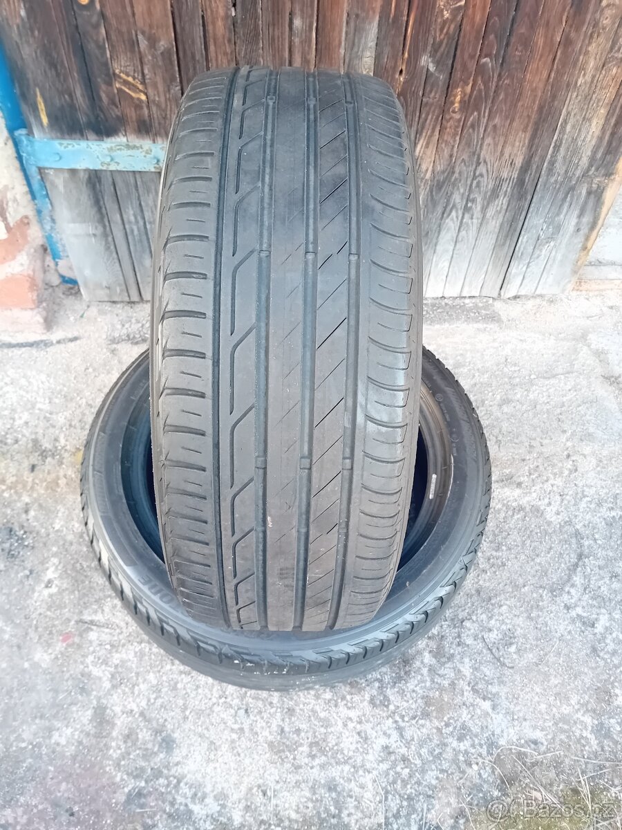 215/50R18 92w letní