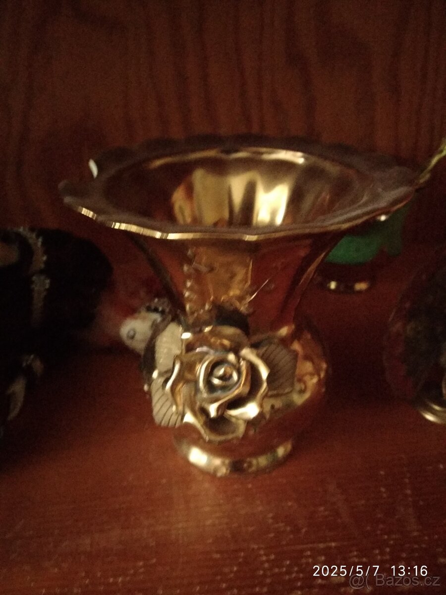 Zlatý porcelán