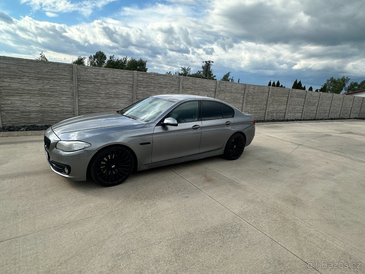 BMW Řada 5, BMW 530D Luxury Line
