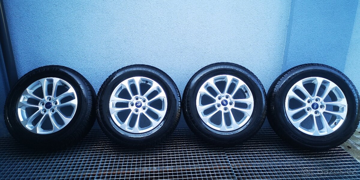 ALU kola Original FORD 5X108 ZÁNOVNÍ TOP STAV Pneu 225/65R17