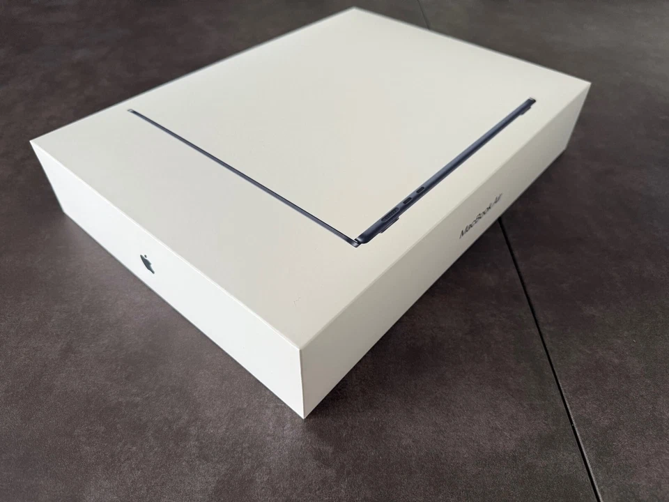 💻 Apple MacBook Air 15" (2025) – M4 | 16GB RAM | 256GB SSD