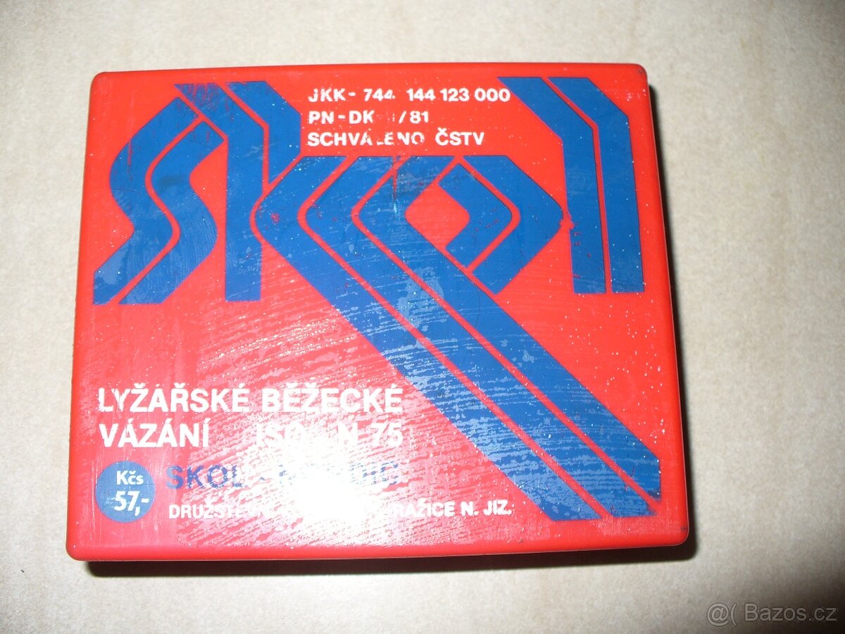 retro lyžařské běžecké vázání
