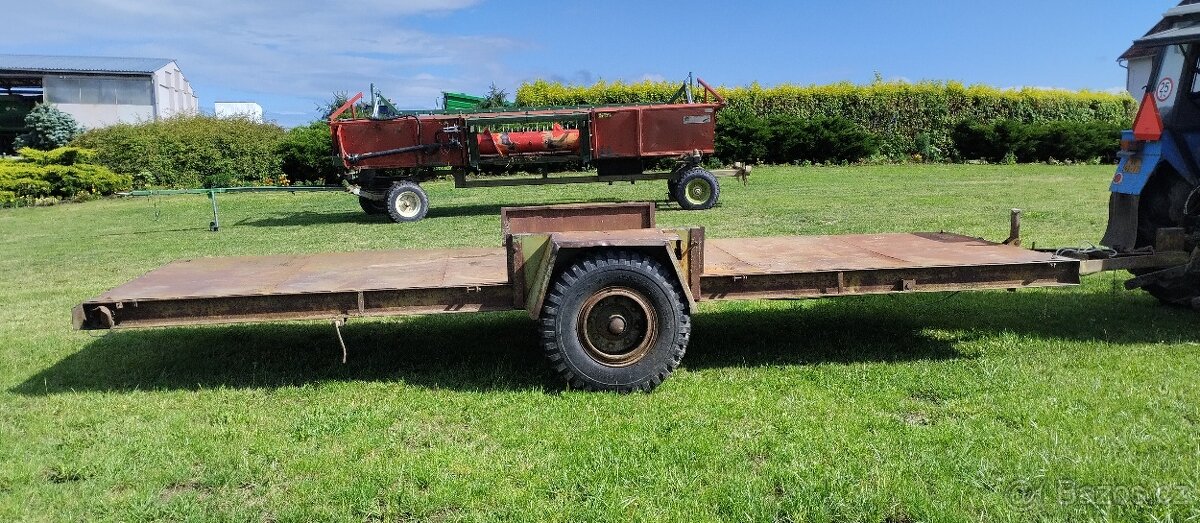 Kára za traktor.