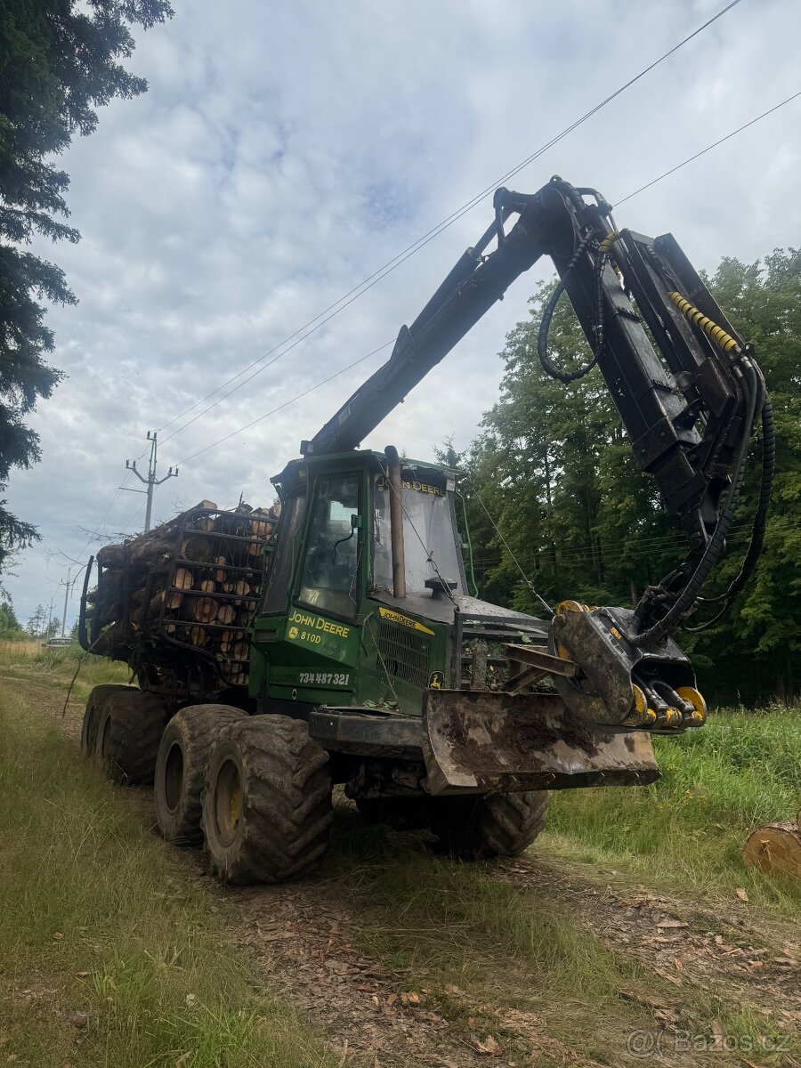 John deere 810D