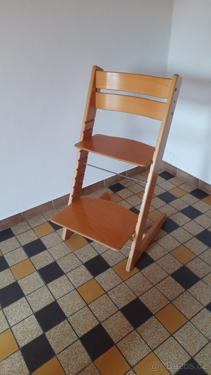 Rostoucí židle