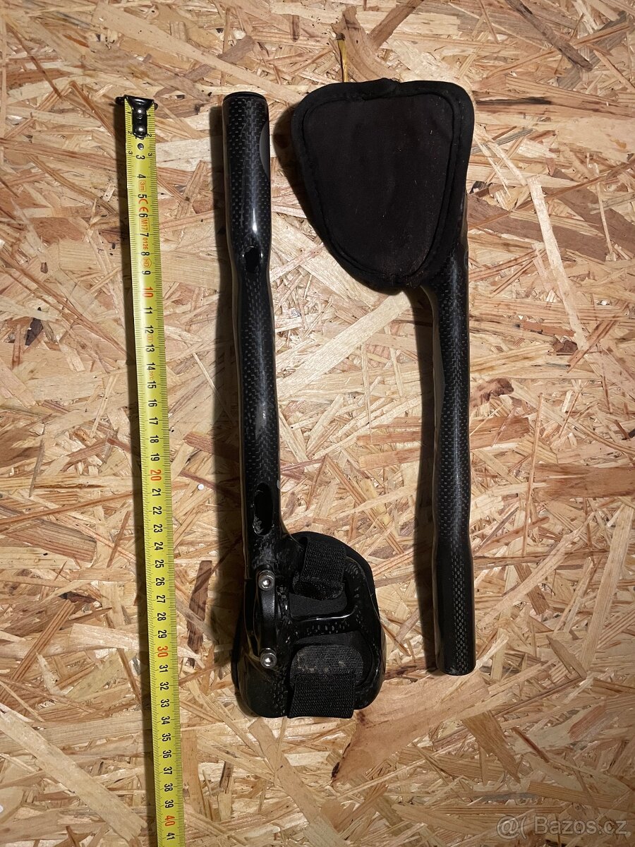 Mix komponentů (představec, řídítka, dvě sedla..)