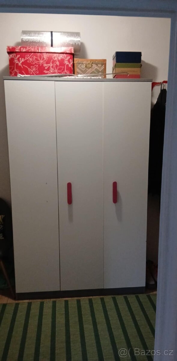Šatní skříň