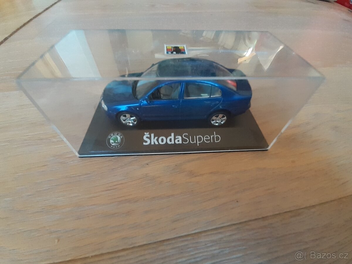KADEN Škoda Superb - 1:43 modrá