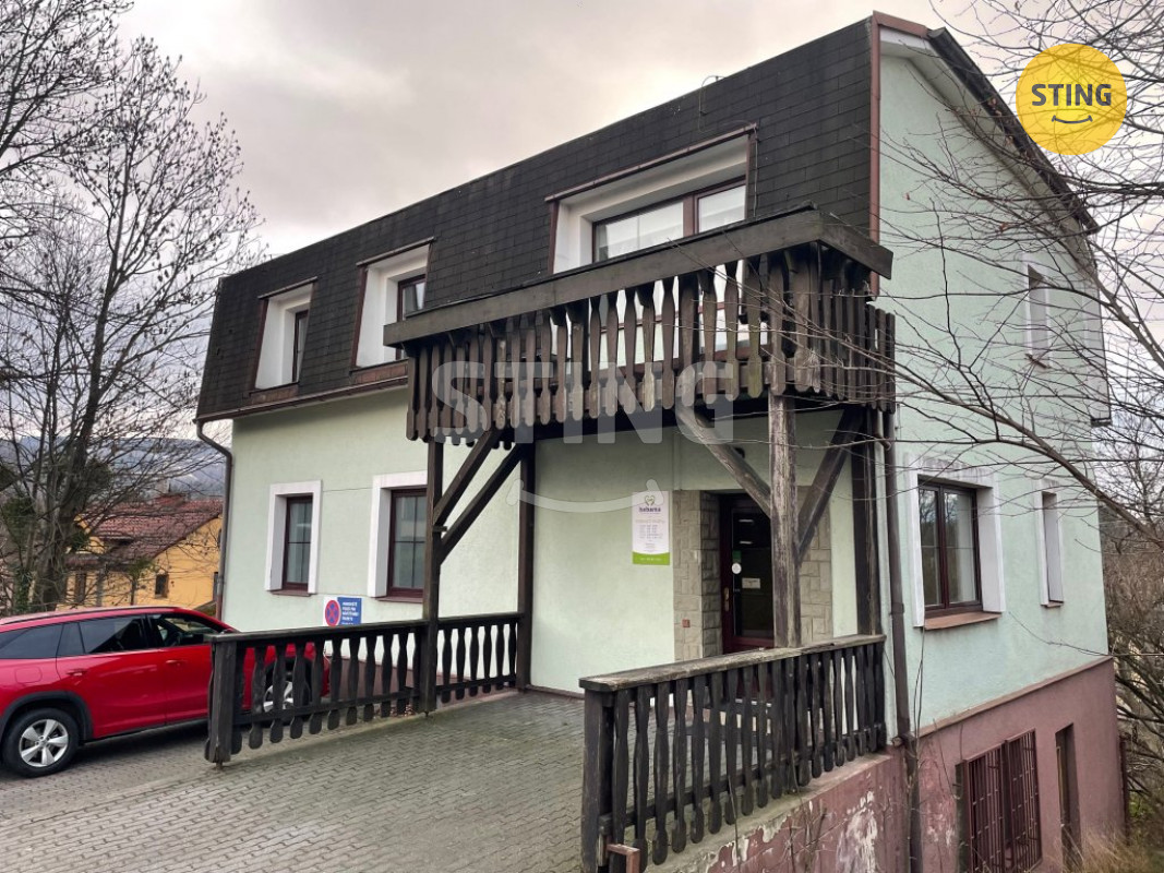 Pronájem obchodních prostor v centru Bystřice, 134020